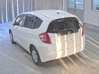 Honda FIT лот № 2218 оценка 3.5  с аукциона в Японии 1