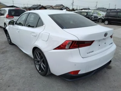Lexus IS