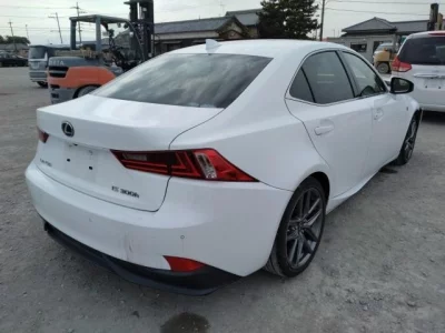 Lexus IS