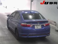 Honda GRACE лот № 3026 оценка RA  с аукциона в Японии 1