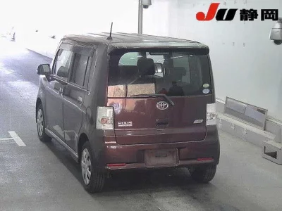 Toyota PIXIS SPACE  с аукциона в Японии