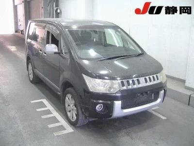 Mitsubishi DELICA D5