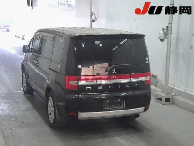 Mitsubishi DELICA D5