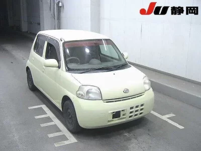 Daihatsu Esse