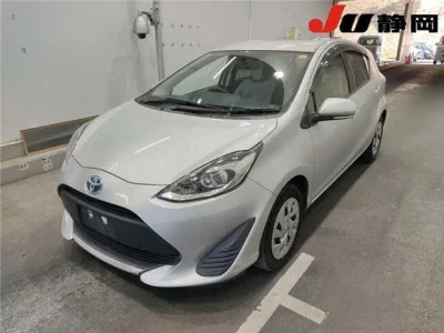 Toyota AQUA  с аукциона в Японии