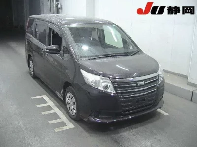 Toyota NOAH  с аукциона в Японии