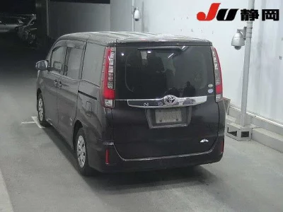 Toyota NOAH  с аукциона в Японии