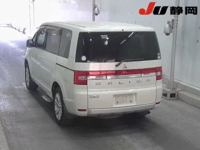 Mitsubishi DELICA D5