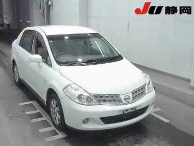 Nissan TIIDA LATIO  с аукциона в Японии