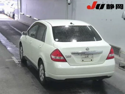 Nissan TIIDA LATIO  с аукциона в Японии