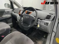 Toyota NOAH лот № 1048 оценка 3.5  с аукциона в Японии 2