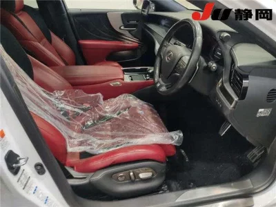 Lexus LS  с аукциона в Японии