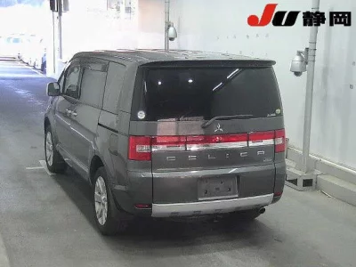 Mitsubishi DELICA D5
