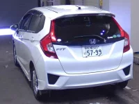Honda FIT лот № 3081 оценка 3  с аукциона в Японии 5