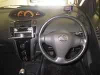 Toyota VITZ лот № 3056 оценка 3.5  с аукциона в Японии 2