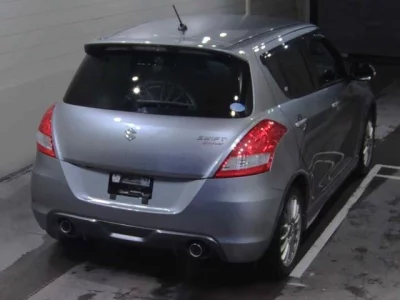 Suzuki SWIFT  с аукциона в Японии
