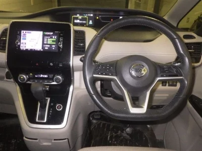 Nissan SERENA  с аукциона в Японии