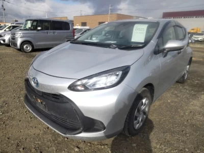 Toyota AQUA  с аукциона в Японии