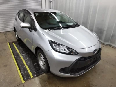 Toyota AQUA  с аукциона в Японии