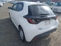 Toyota YARIS лот № 24552 оценка 4  с аукциона в Японии 4