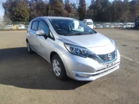 Nissan NOTE лот № 28164 оценка 4  с аукциона в Японии 1