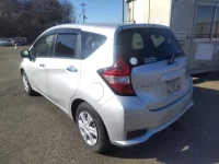 Nissan NOTE лот № 28164 оценка 4  с аукциона в Японии 4
