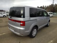 Mitsubishi DELICA D5 лот № 25420 оценка 3.5  с аукциона в Японии 2