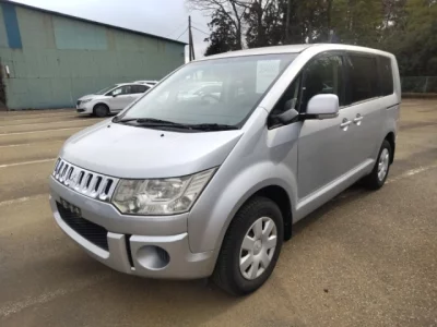 Mitsubishi DELICA D5