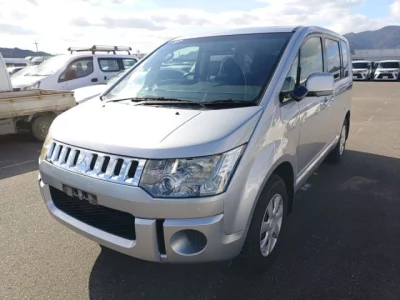 Mitsubishi DELICA D5