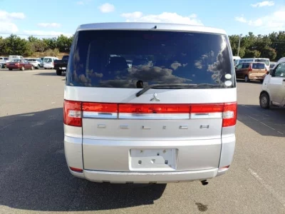 Mitsubishi DELICA D5