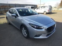 Mazda AXELA лот № 28169 оценка 4  с аукциона в Японии 1