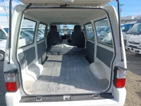 Mazda BONGO VAN лот № 24560 оценка 3.5  с аукциона в Японии 6