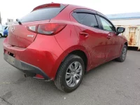 Mazda DEMIO лот № 9744 оценка 4  с аукциона в Японии 2