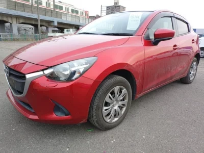 Mazda DEMIO  с аукциона в Японии