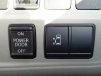 Nissan SERENA лот № 218 оценка 4  с аукциона в Японии 6