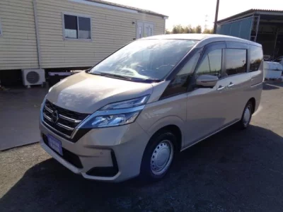Nissan SERENA  с аукциона в Японии