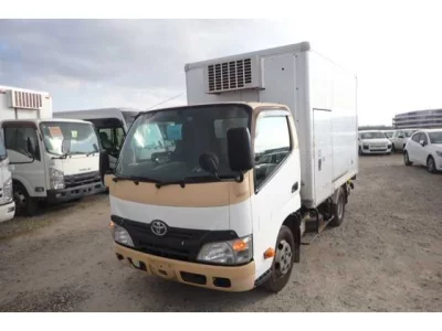 Toyota DYNA  с аукциона в Японии