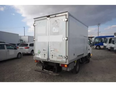 Toyota DYNA  с аукциона в Японии