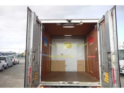 Toyota DYNA  с аукциона в Японии