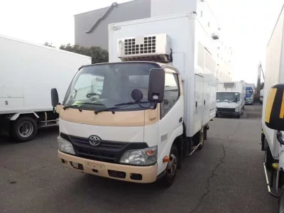 Toyota DYNA  с аукциона в Японии