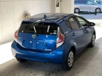 Toyota AQUA лот № 3471 оценка 3.5  с аукциона в Японии 1