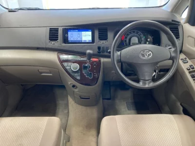 Toyota ISIS