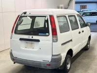 Toyota LITE ACE VAN лот № 3090 оценка 3.5  с аукциона в Японии 1