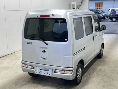 Toyota PIXIS VAN  с аукциона в Японии