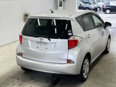Toyota RACTIS  с аукциона в Японии