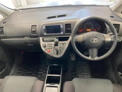 Toyota WISH  с аукциона в Японии
