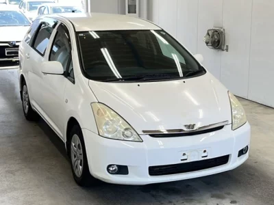 Toyota WISH  с аукциона в Японии