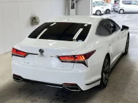 Lexus LS лот № 3030 оценка 4.5  с аукциона в Японии 1