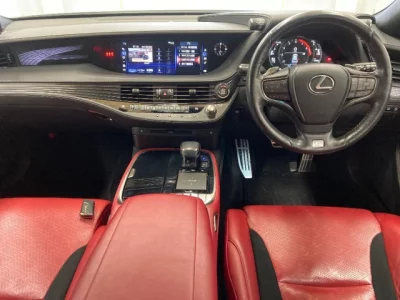 Lexus LS  с аукциона в Японии