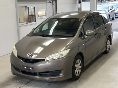 Toyota WISH  с аукциона в Японии